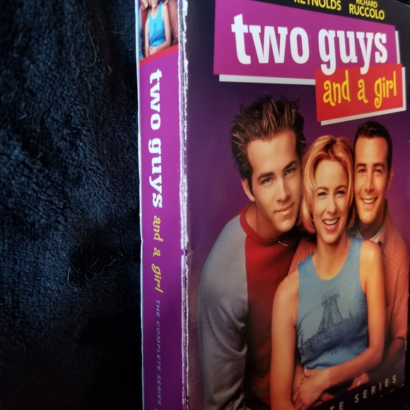 EXTREMELY RARE "Two Guys and a Girl" Complete Series DVD Box Set. - Picture 12 of 16